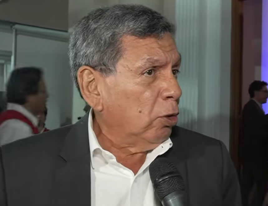 Hernando Cevallos por JP participó en el debate. (Captuira video).