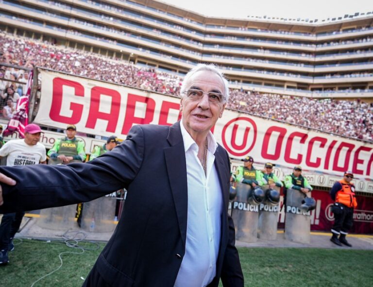 ¿Jorge Fossati vuelve a Universitario? La respuesta del DT