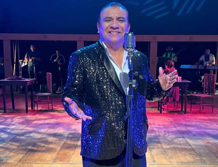 Manolo Rojas: El eco de un pueblo que aprendió a reír de sí mismo (Foto: Facebook).