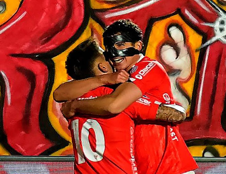 Cienciano en su noche de gloria: ganó sin atenuantes por 6 goles a 1 al  Botafogo   
