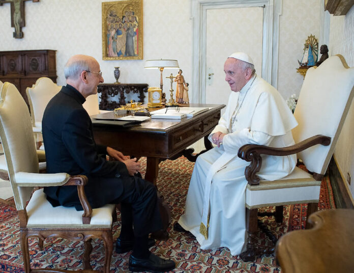 Opus Dei: Monseñor Fernando Ocáriz, Prelado de la Orden emn encunertro con el papa Francisco (Foto: Opus Dei).