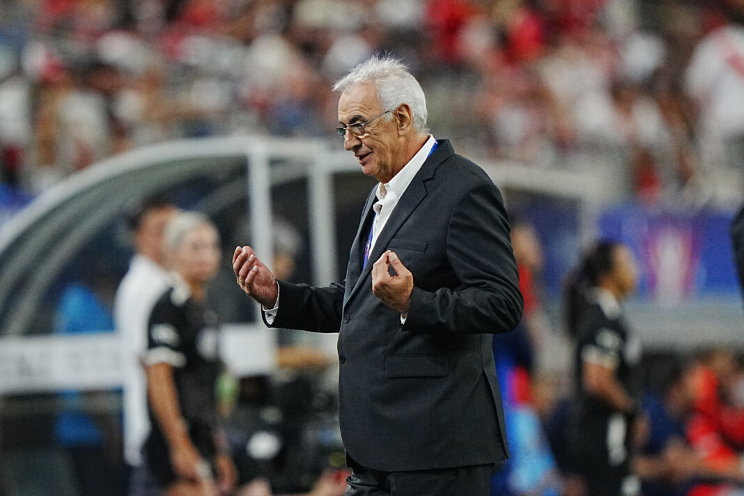 Jorge Fossati dirigió su primer partido oficial con Perú. (Foto: FPF)