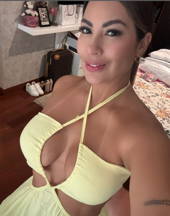 Pamela López: toda su vestimenta, todo su lenguaje corporal, es como si ella todo el tiempo estuviera preparada para que la graben (Foto: Instagram).