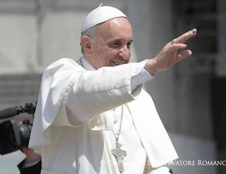 Papa Francisco pasó una noche tranquila (de viernes para sábado)