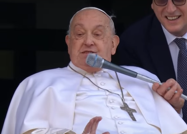 Papa Francisco de alta: salió de la clínica 38 días después de hospitalización