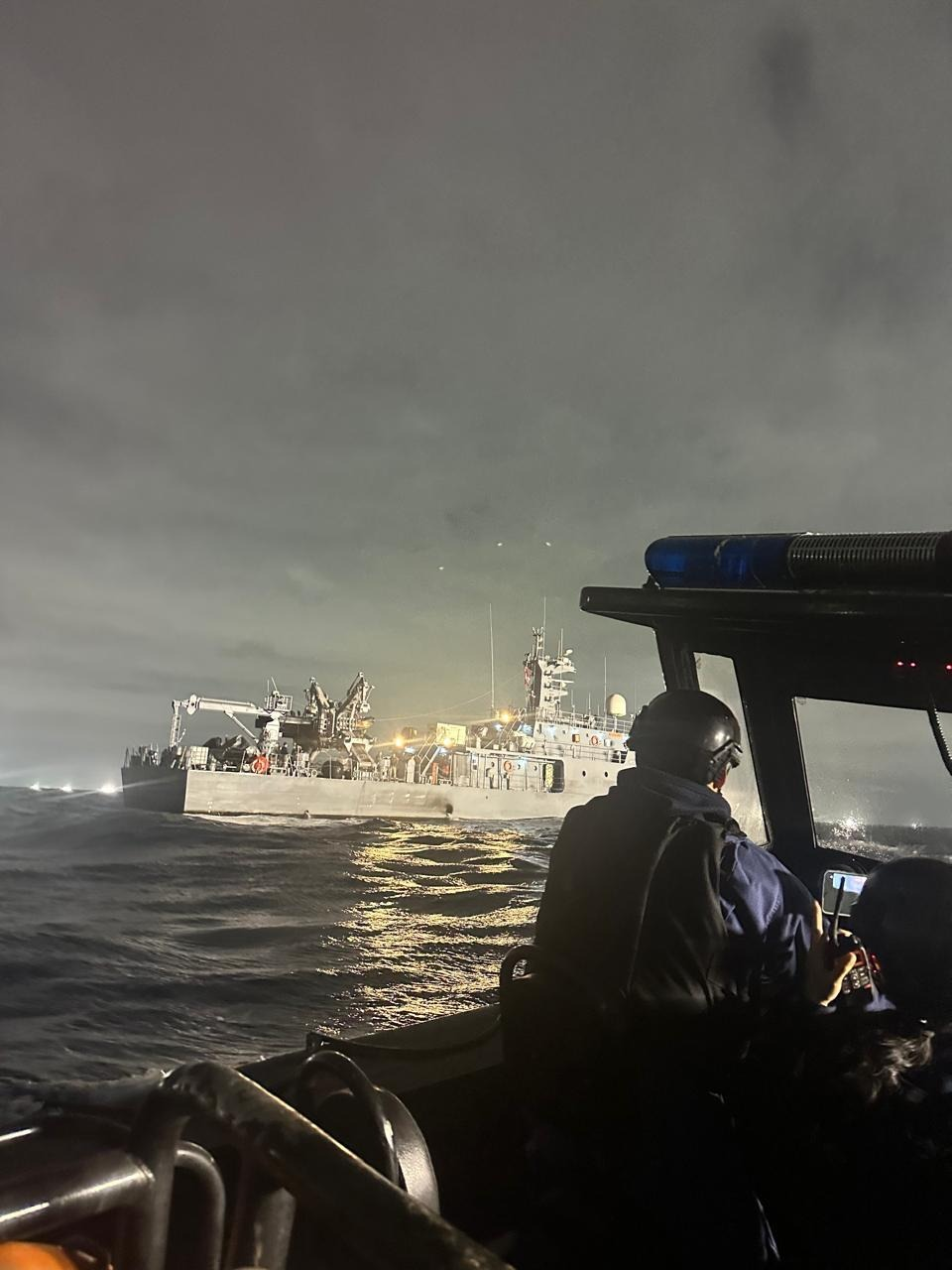 Marina de Guerra: BAP constató que embarcaciones extranjeras realizan faenas fuera de nuestro mar territorial (Foto: Mindef).