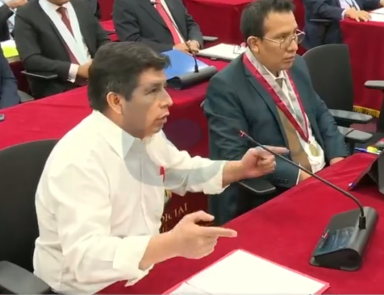 Pedro Castillo: “me voy” de la Audiencia y juez le dice “no señor Castillo” y advierte que si lo hace, se lo impedirá