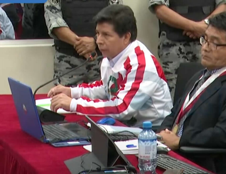 Pedro Castillo reaparece en el juicio y ratifica hasta 4 veces renuencia a aceptar su validez