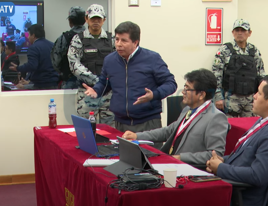 Pedro Castillo se drige al Tribuinal