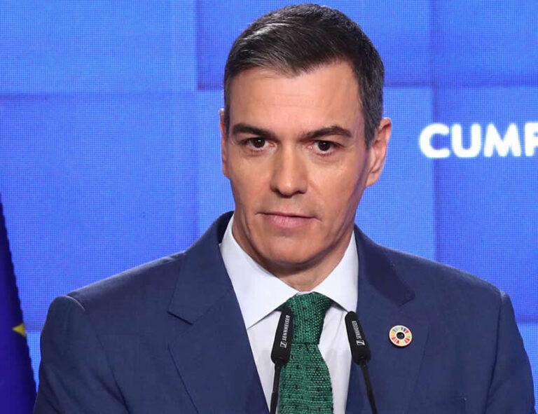 Pedro Sánchez expresa el orgullo de España por la labor que realizan las fuerzas armadas