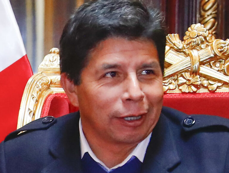 Pedro Castillo es el militante número 4,384 del Partido Todo con el Pueblo