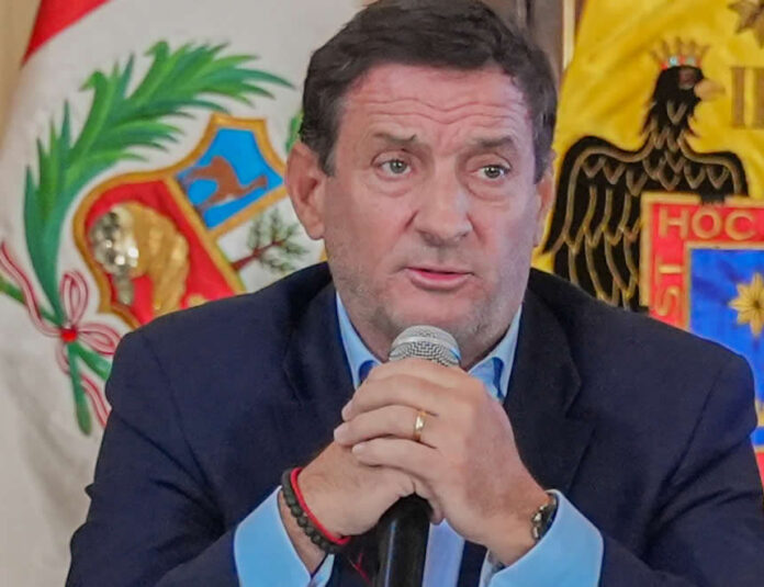 Renzo Reggiardo: ¿qué tiene que hacer el alcalde de Lima para que su amparo contra el JNE prospere? (Foto: