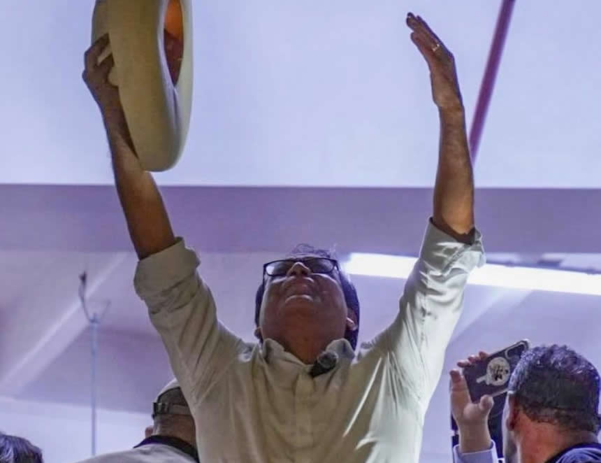 Roberto Sánchez.