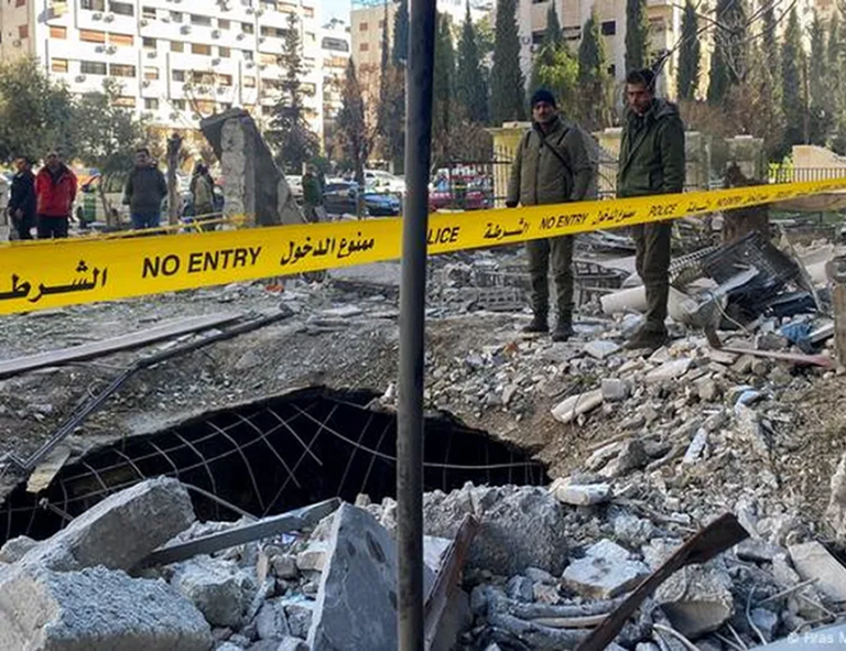 Israel ataca complejo del cuartel general militar en Damasco, la capital siria.