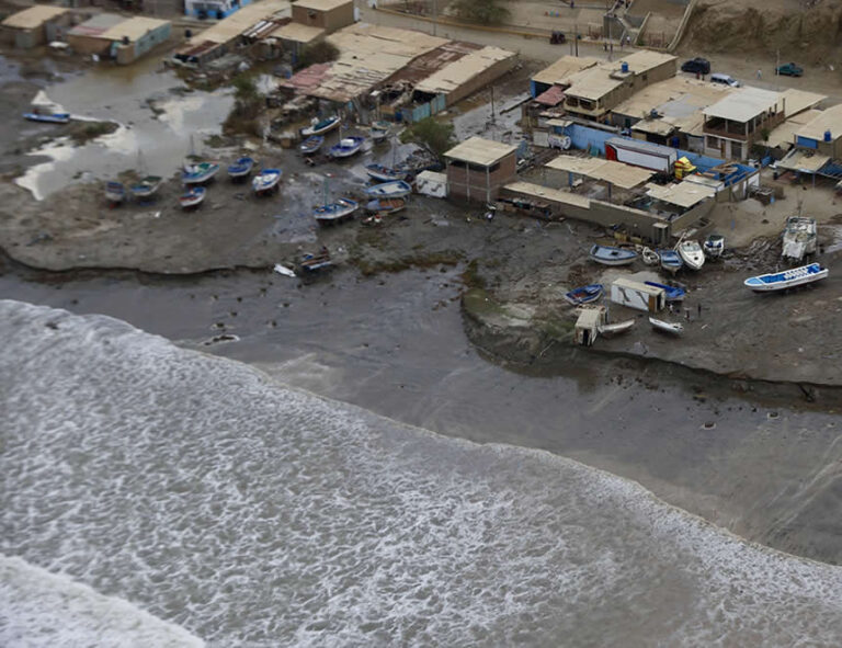 Tumbes: oleaje anómalo provocó daños en el litoral
