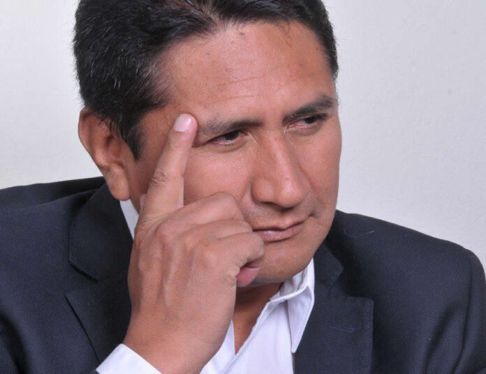 Vladimir Cerrón: ¿A un paso de dejar la clandestinidad por fallo del TC? (Foto: Facebook).