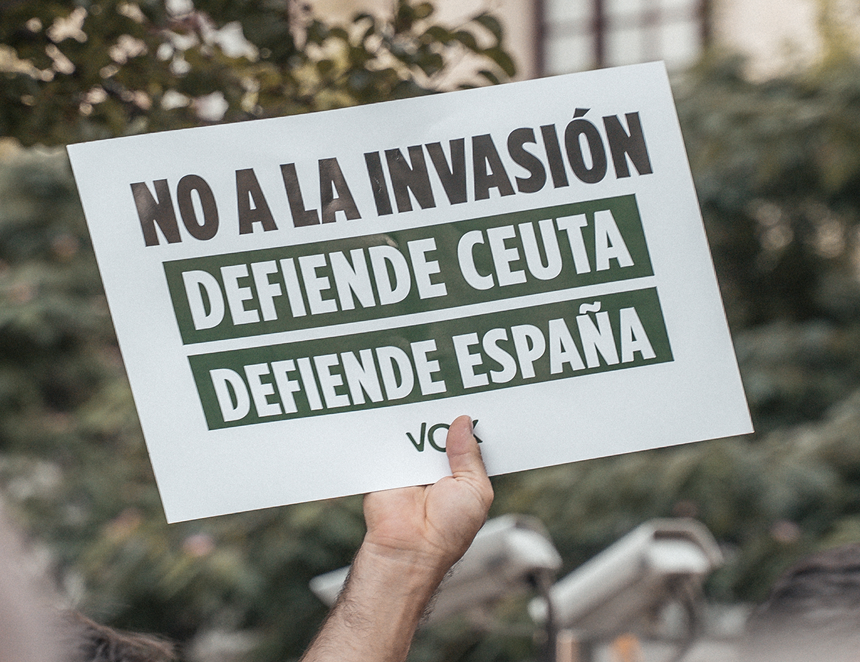 Expresiones de la oposición en las calles de Madrid. (Foto: Vox).