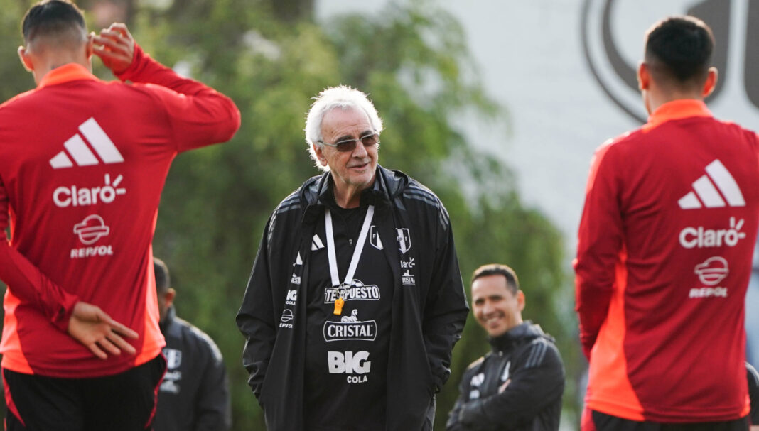 Jorge Fossati busca una victoria con la Selección Peruana. (Foto: FPF)