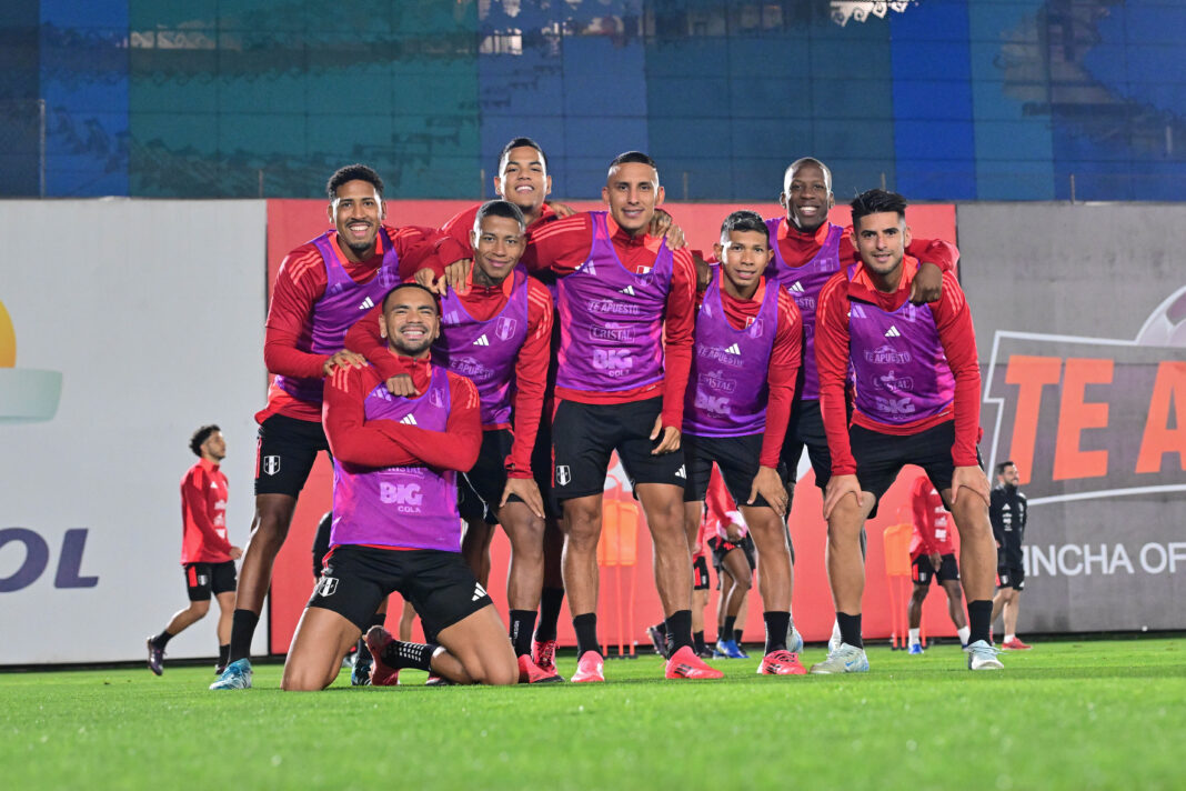 Perú entrenó antes de viajar a Brasil. (Foto: FPF)
