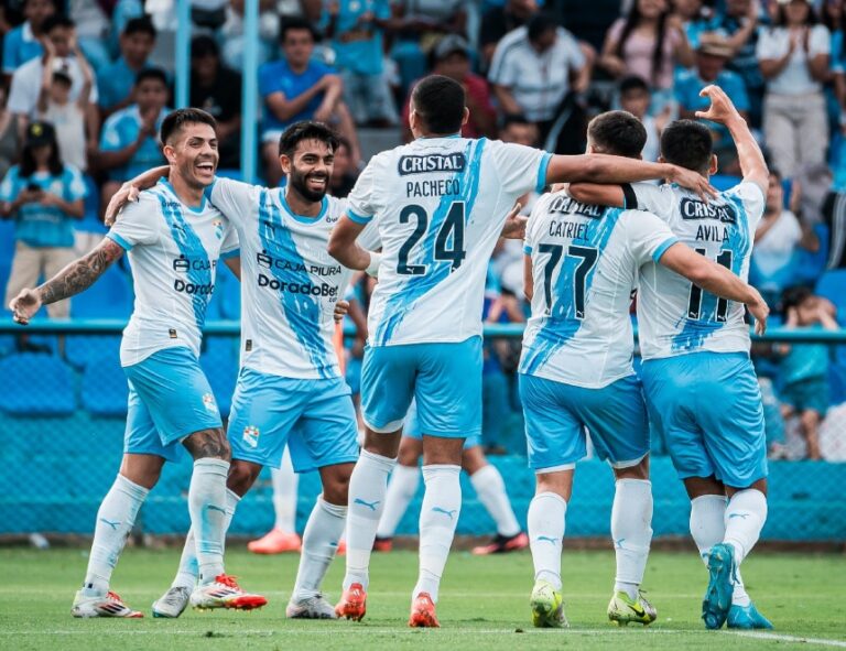 Sporting Cristal presentó su plantel 2025 con una victoria
